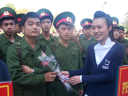 Nô nức ngày hội tòng quân