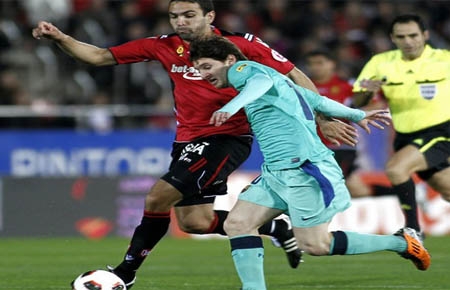 Thắng đậm, Barca &#146;cắt đuôi&#146; Real