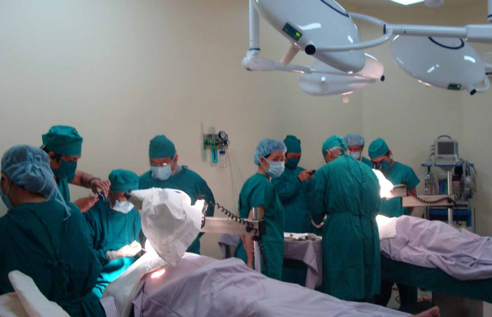 Phẫu thuật ghép giác mạc miễn phí cho người nghèo