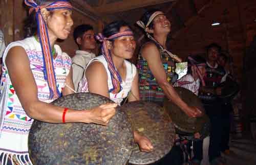 Tâm thức cổ dân Nam Tây Nguyên qua một cách giải mã
