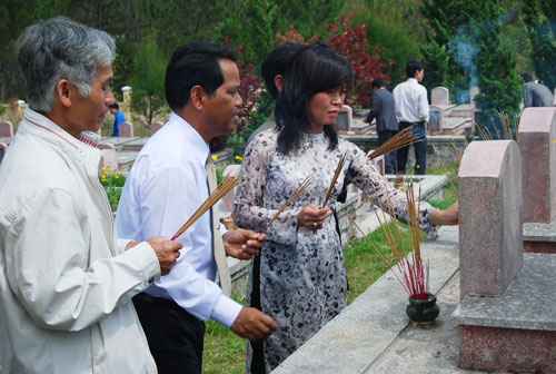 Thầy thuốc về nguồn