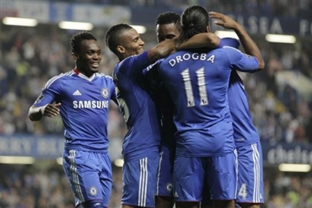 Chelsea có 3 điểm, Arsenal đầu hàng Man Utd