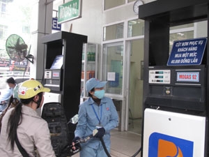 Kiểm soát thị trường xăng dầu tránh tin đồn nhảm