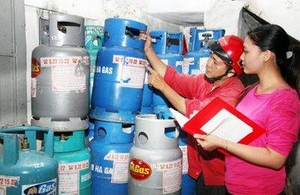 Giá gas tiếp tục tăng 4.000 đồng/bình 12 kg
