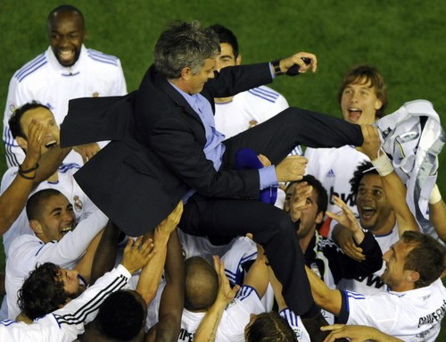 Mourinho khiến chiến thắng của Barca đặc biệt hơn!