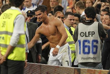 C.Ronaldo lập kỷ lục ghi bàn tại Real Madrid