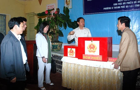 Kiểm tra khu vực bỏ phiếu số 68.