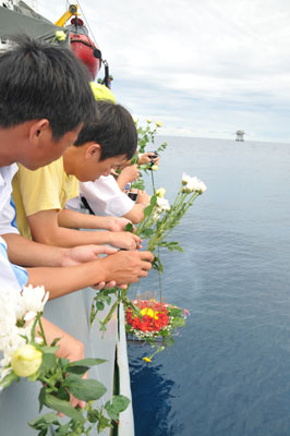 Những cánh hoa thả biển (bài cuối)