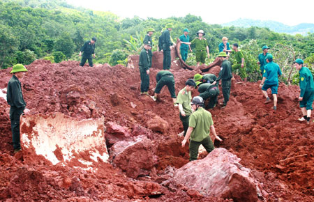 “Sự cố” vỡ đường ống dẫn nước Thủy điện Đam Bol - Nỗ lực tìm kiếm người bị nạn