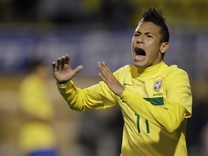 Neymar nhận áo số 11 của Romario ở Copa America