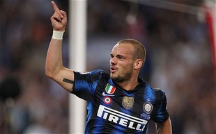 Man Utd bó tay trước mức lương “khủng” của Sneijder