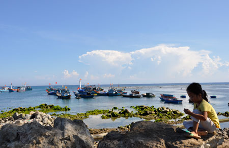 Biển Lý Sơn. Ảnh: Thanh Đạm.