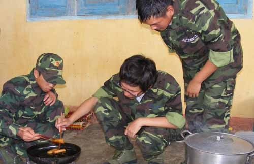 Hành trình “Thép đã tôi thế đấy”: Tự hào về người lính Cụ Hồ