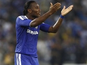 Drogba ở lại Chelsea để &quot;quyết chiến&quot; với Torres