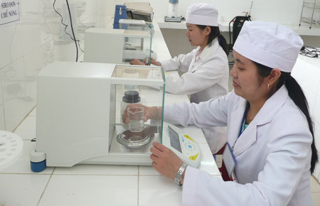 Cần cán bộ chuyên trách y tế trường học