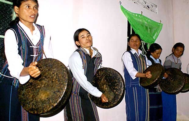 Đại ngàn vang âm chiêng mẹ