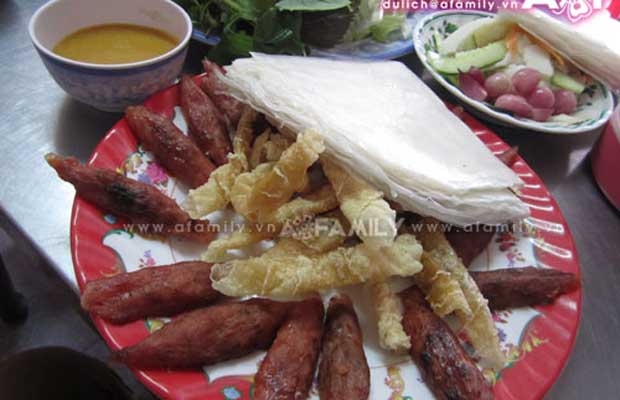 Về Đà Lạt ăn nem nướng
