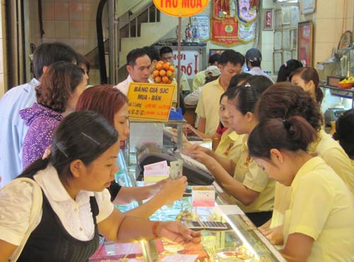 Vàng tăng dồn dập, lên 46,15 triệu đồng/lượng