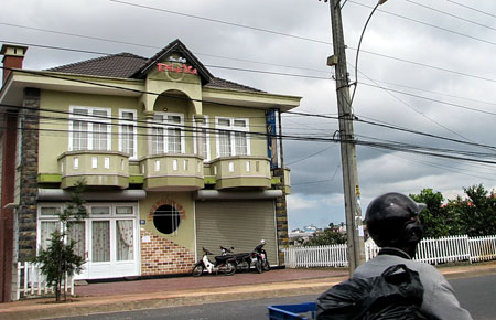 Khổ vì mua nhà bán đấu giá