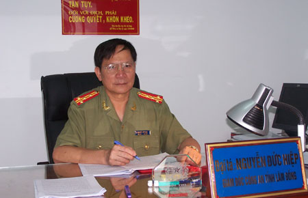 Chấp hành nghiêm điều lệnh, xây dựng nếp sống văn hóa vì nhân dân phục vụ