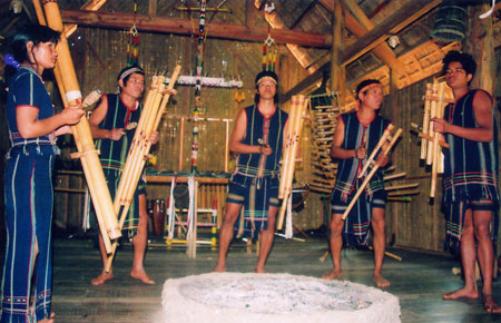 Phát huy bản sắc văn hóa Tây Nguyên trong Festival hoa