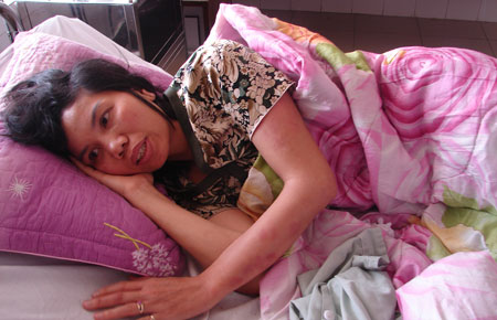 Cảnh báo về bạo lực gia đình: Chồng đánh vợ phải đi cấp cứu