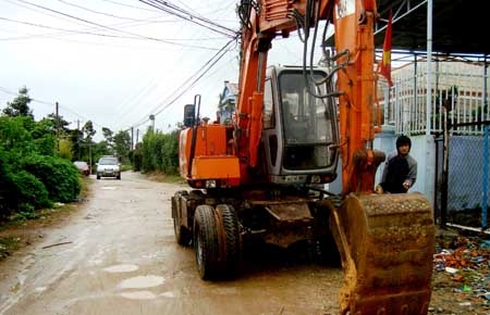 Một cá nhân bỏ ra 1 tỷ đồng để làm đường dân sinh