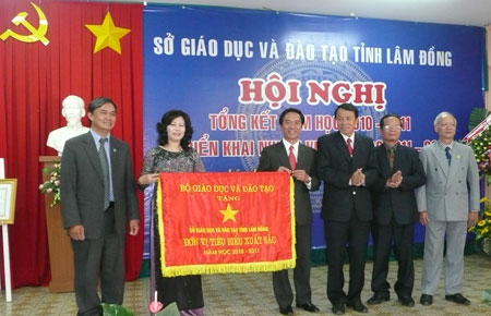 Cần đẩy nhanh việc xây dựng các trường đạt chuẩn quốc gia