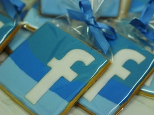 Facebook cũng làm gián điệp theo dõi người dùng?