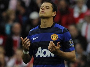 Chicharito &quot;giải cứu&quot; M.U khỏi thất bại ở Anfield