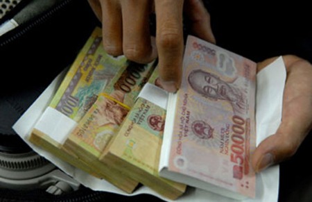 Lương tối thiểu công chức lên 1,05 triệu đồng