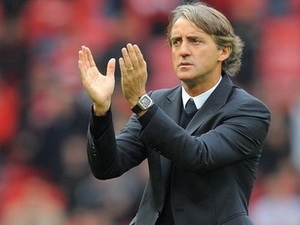 Mancini: &quot;Man United vẫn trên Man City một bậc&quot;