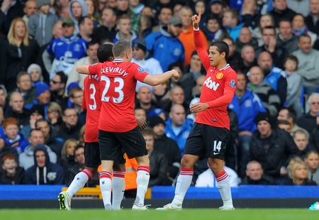 Man Utd ca khúc khải hoàn rời Goodison Park