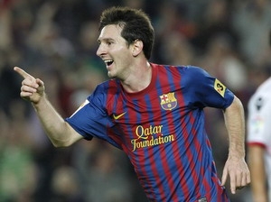Barcelona hủy diệt Mallorca, Real trở lại ngôi đầu