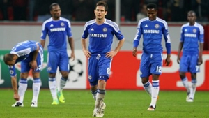 Chelsea bại trận, Valencia &quot;huỷ diệt&quot; đối thủ