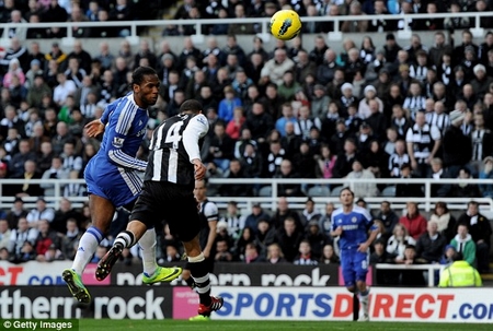 Đại thắng Newcastle, Chelsea trở lại top 3