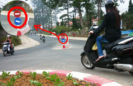 Biển báo giao thông khó hiểu