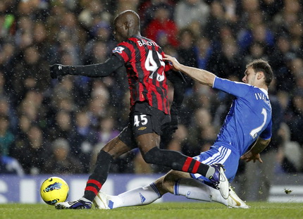 Balotelli có bàn thắng mở tỷ số từ rất sớm