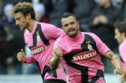 Udinese sẩy chân, Juve độc chiếm ngôi đầu Serie A
