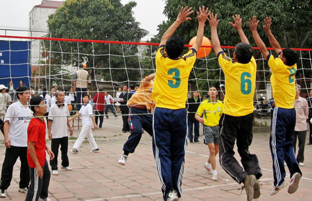 Người lính với việc làng