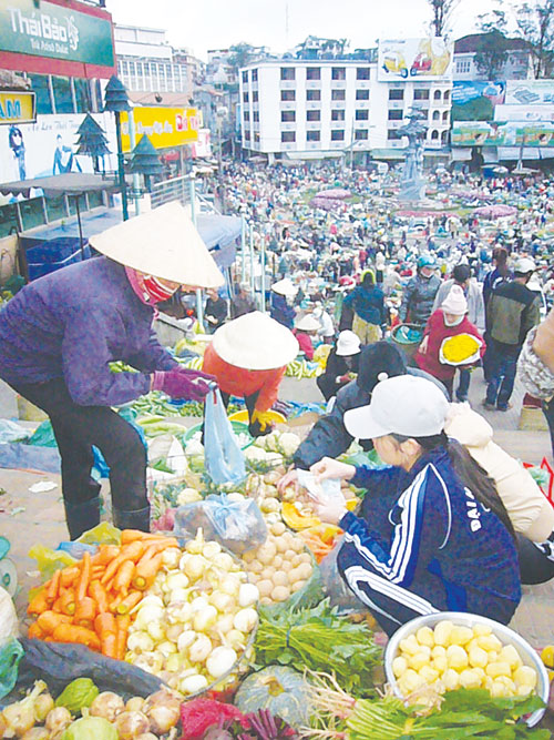 Chợ sớm đón bình minh