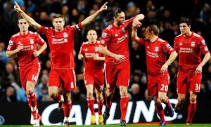 Gerrard toả sáng giúp Liverpool đánh bại Man City