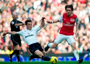 Arsenal ăn nên làm ra nhờ bán các “ngôi sao”