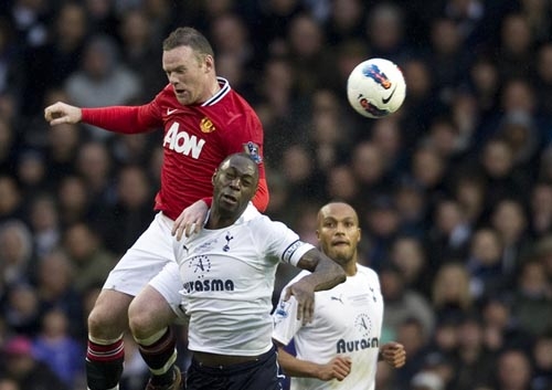 Young, Rooney tỏa sáng giúp M.U hạ Tottenham