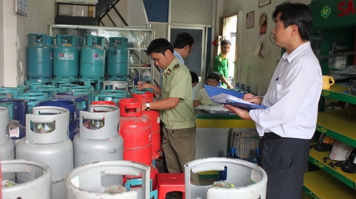 PV gas, Petrolimex giảm 10.000đ/bình 12kg