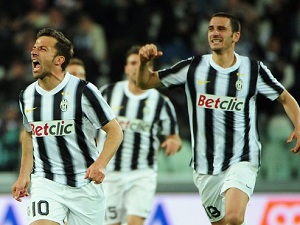 Del Piero tỏa sáng, Juve tái chiếm ngôi đầu