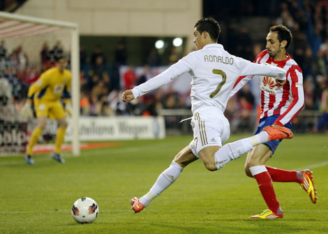 C.Ronaldo lập hat-trick giúp Real đè bẹp Atletico