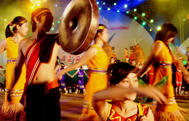 Có nhiều điểm mới trong lễ hội cồng chiêng 2012