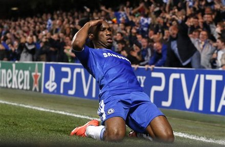 Chelsea may mắn, Barca gục ngã