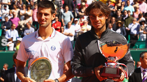 Nadal và Djokovic trên bục nhận cúp - Ảnh: Getty Images